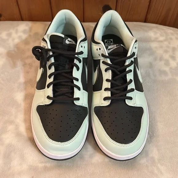 Nike Dunk Low Retro PRM Smoke Grey/Barley Green Size 10.5 US Mens SKU FZ1670-001 - Picture 4 of 8